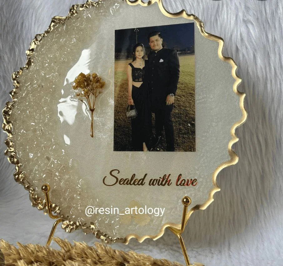 customized-resin-photo-frame-with-dried-flower_c856d17b