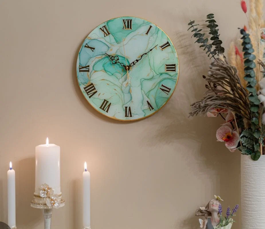 resin-handmade-customized-wall-clock_35e3fe5c